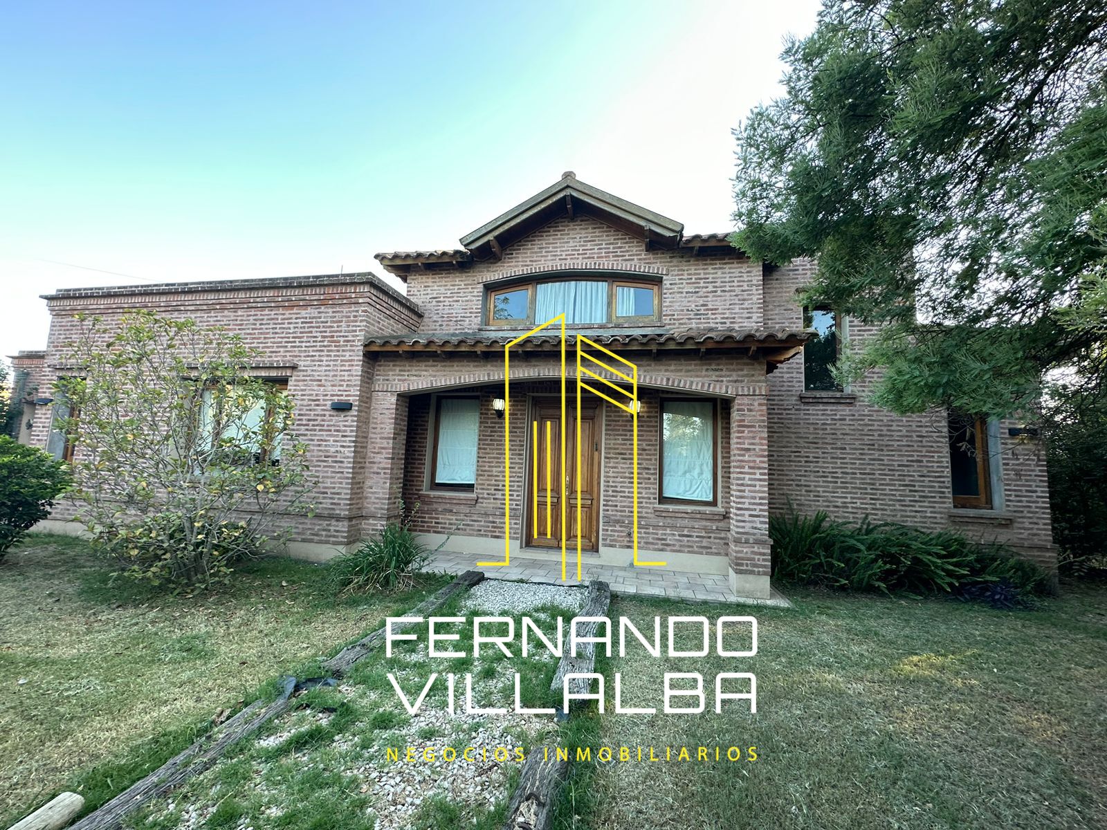 VENTA-Hermosa Casa