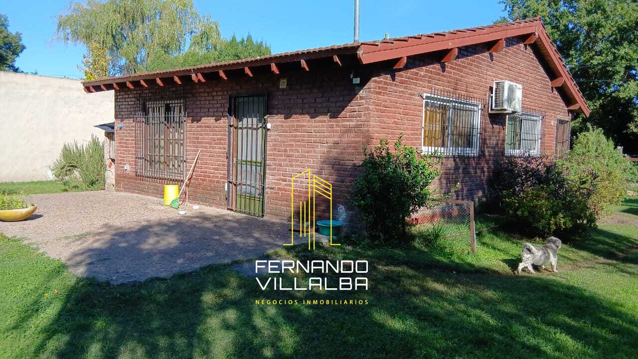 VENTA-Casa en hermoso barrio